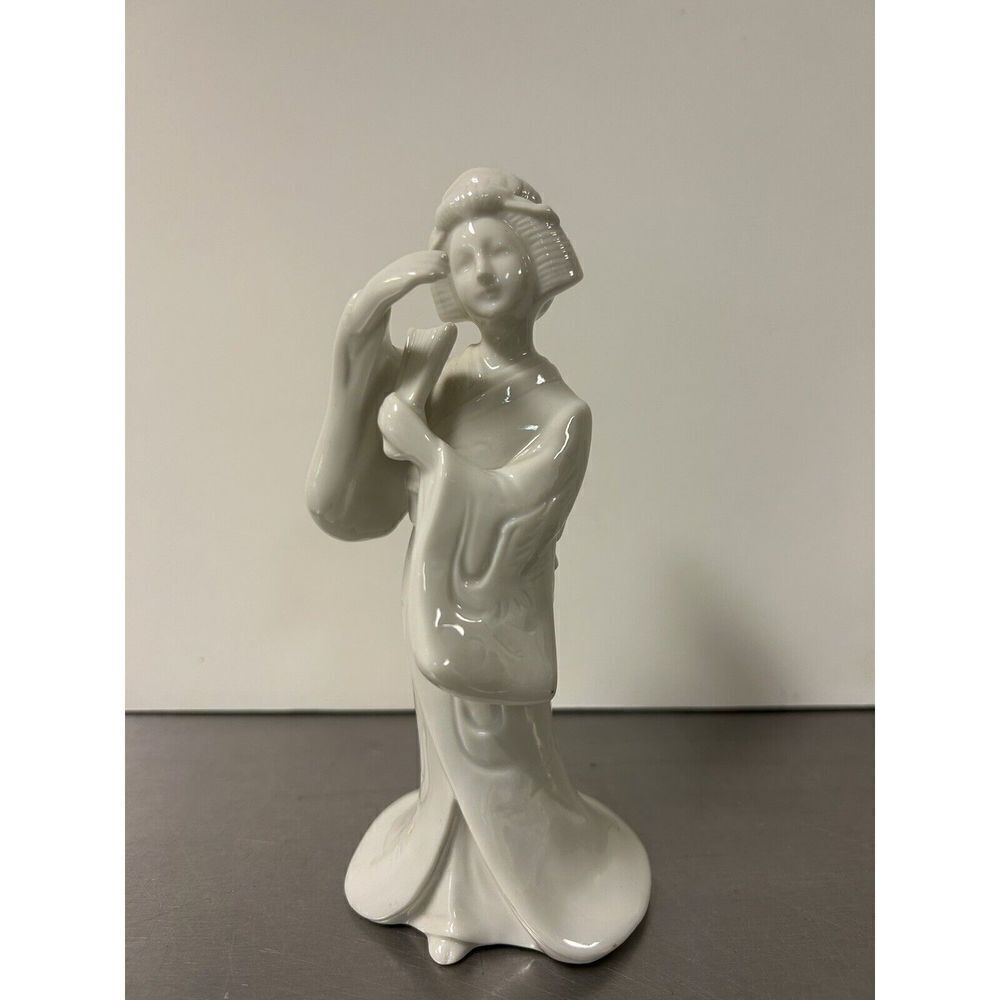 Vintage Geisha Homco Dancing Geisha Figurine. Great Condition.